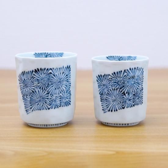 【有田焼】唐草模様食器セット 濃蛸唐草 6寸皿 | 唐草デザイン - 有田焼のまるぶんオンライン