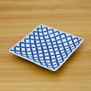 染付七宝紋正角皿