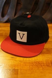 VANS  CHIMA UNSTRUCTURED SNAPBACK (BLACK/CHILI PEPPER)