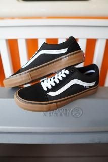 vans old skool cafes