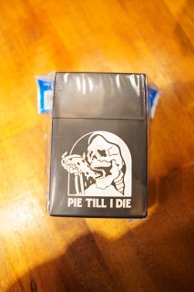 LURKING CLASS BY SKETCHY TANK PIE CIGARETTE CASE (BLACK)