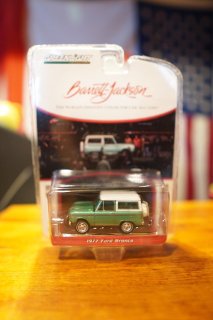 GREENLIGHT 1/64 1977 Ford Bronco in Jade Glow with Houndstooth Interior