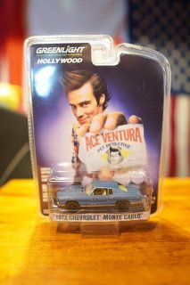 GREENLIGHT 1/64 1972 Chevrolet Monte Carlo - Ace Ventura: Pet Detective (1994)