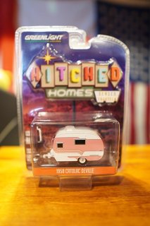GREENLIGHT 1/64 Hitched Homes Series 14 - 1958 Catolac DeVille