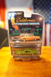 GREENLIGHT 1/64 California Lowriders Series 2 - 1970 Chevrolet Monte Carlo in Green
