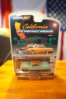 GREENLIGHT 1/64 California Lowriders Series 3 - 1963 Chevrolet Impala in Teal Patina