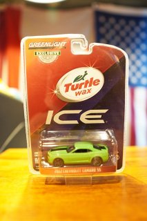 GREENLIGHT 1/64 Turtle Wax - 2012 Chevrolet Camaro SS - Turtle Wax Ice