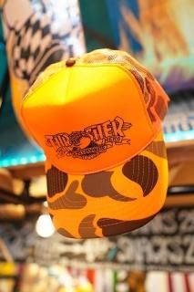 THRASHER X ANTIHERO MAG BANNER - TRUCKER HAT  (ORANGE CAMO)