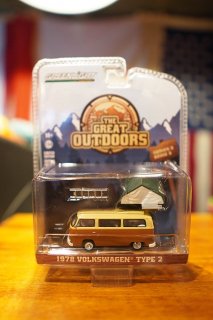 GREENLIGHT 1/64 The Great Outdoors Series 3 - 1978 Volkswagen Type2 with Cartop Sleeper Tent