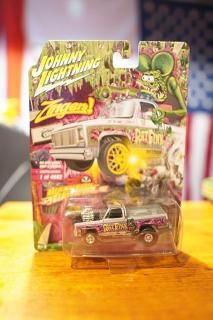 JOHNNY LIGHTNING 1/64 