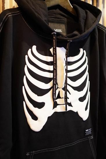 【VANS】 ヴァンズ SKELETON GFX HOODIE BLACK 国内発送 VANS SKELETON GFX HOODIE | 限定モデル - BALENO TOWN CLOTHING