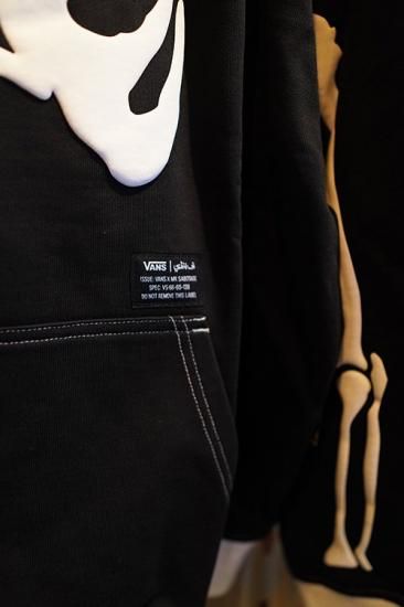 【VANS】 ヴァンズ SKELETON GFX HOODIE BLACK 国内発送 VANS SKELETON GFX HOODIE | 限定モデル - BALENO TOWN CLOTHING