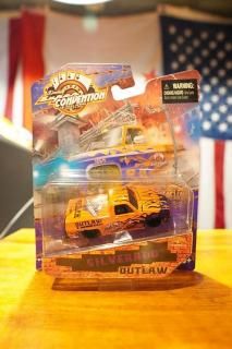 MAISTO 1/64  '87 CHEVROLET SILVERADO 