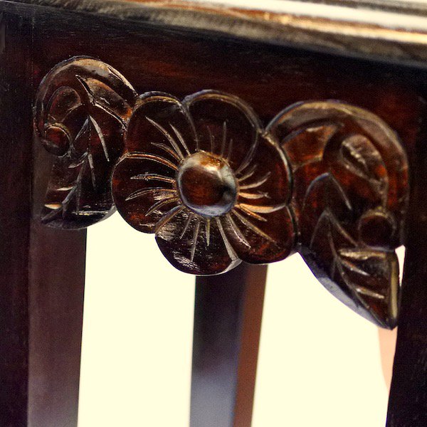 花の彫刻サイドテーブル