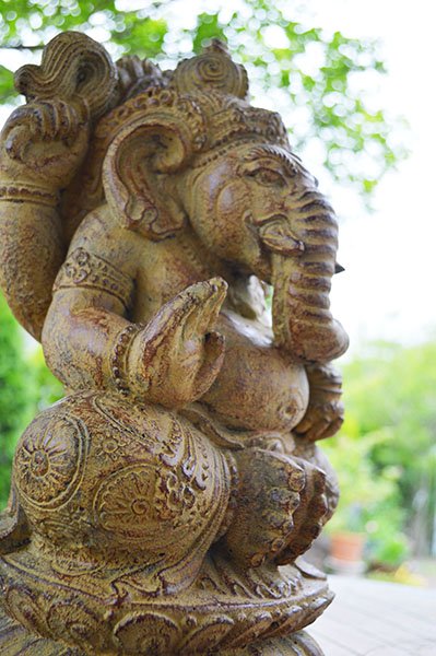 【２月上旬入荷予定】ガネーシャ像　背面バロン彫刻（Mサイズ　３５�）