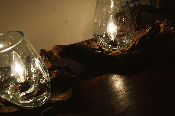 バリ島のガラスと古木のランプM