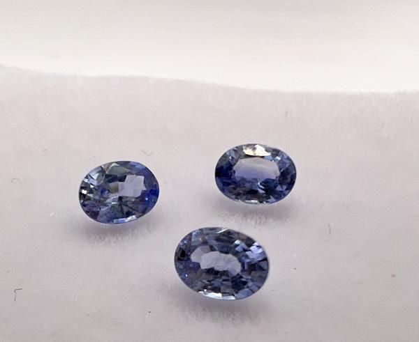 ブルーサファイア　オーバル　4mm×3mm　P8488010827 
