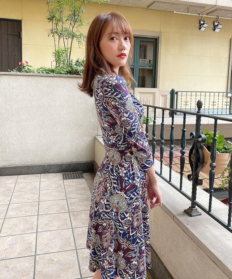 フランス Fifilles フィフィーユ ジャージー素材 カシュクール ミニ丈 ワンピース オリエンタル調花柄 ネイビー T1 Xs S T2 S M サイズ 大人女性のワンピース ドレス デート服ならセレクトインポートショップ フィオーレ公式通販 フランス Fifilles フィフィーユ ジャージー素材 カシュクール ミニ丈 ワンピース オリエンタル調花柄 ネイビー T1 Xs S T2 S M サイズ 大人女性のワンピース ドレス デート服ならセレクトインポートショップ フィオーレ公式通販