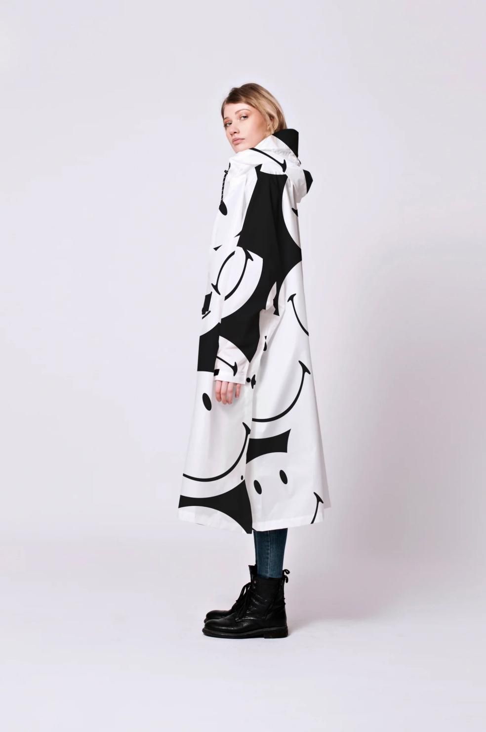 RAINKISS / レインポンチョ “Panda Smiley” – オンライン