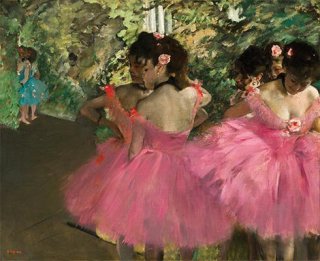 ピンクの衣装の踊り子たち
