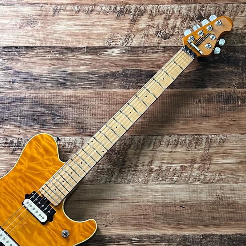 話題の人気 中古］MUSICMAN / AXIS EX Translucent Gold 2004 - Vintage ギター
