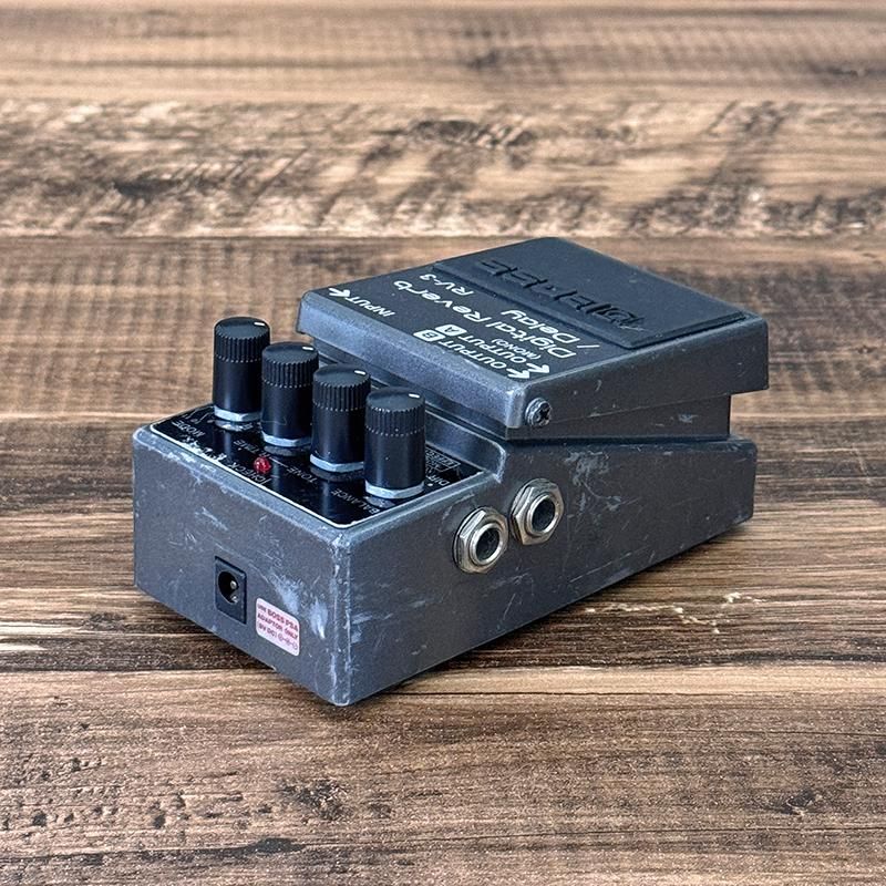 Boss RV-3 Digital Reverb / Delay - Guitar Pedal Review - Var