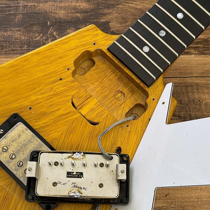 中古］Unknown / Korina Flying V Replica - Vintage-Style by