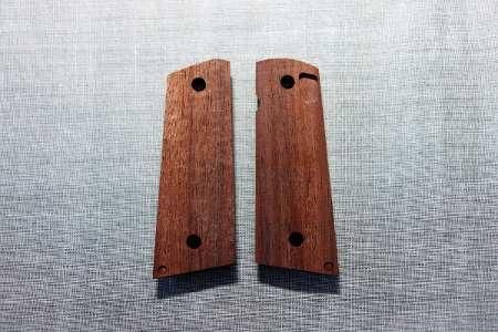 M1911木製グリップ/ウォールナット材（マグウェル対応品）