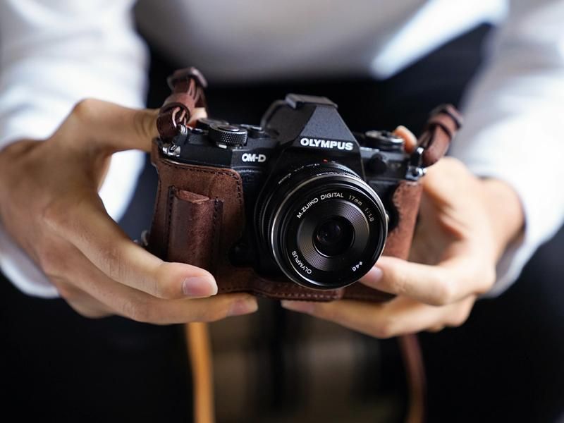 OLYMPUS OM-D E-M5II用レザーケース/本革ボディスーツ