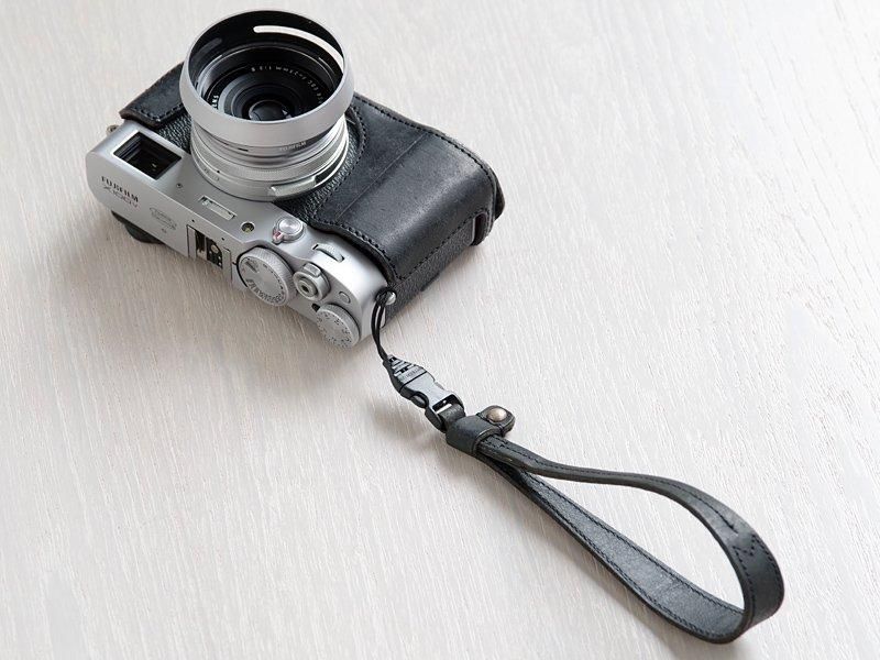 Fujifilm X100 デジタルカメラ ボディスーツ、レザーストラップ他 169471029_o12.jpg?