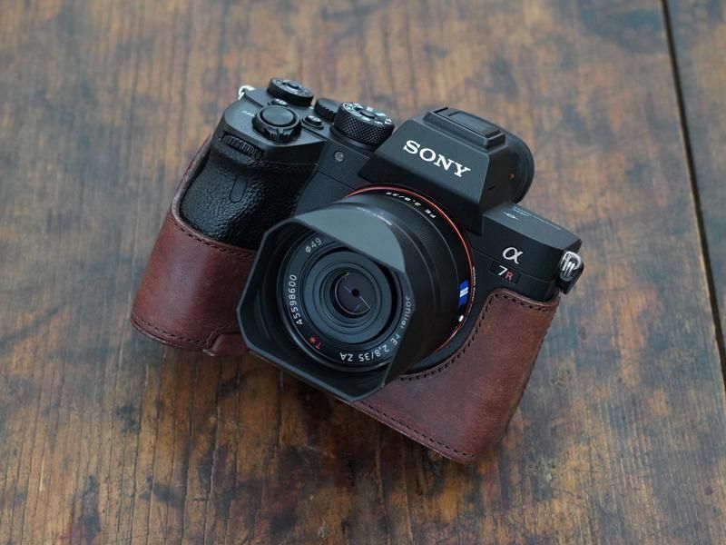 SONY α7 IV / α7R V / α1 用レザーケース・ボディスーツ SONY α7 IV / α7R V / α1 用レザーケース・ボディスーツ