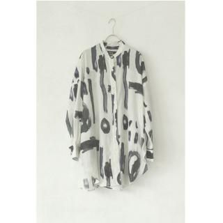brush writing print -shirt