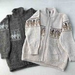 【子供服】ナチュラルカラーアルパカセーター・アルパカ混で暖かい（約120位のサイズ）（ペルー製）