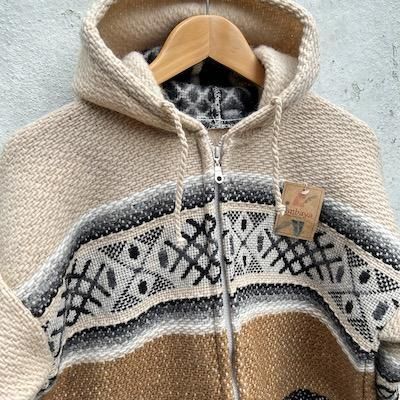 限定数・現地直輸入】エクアドル先住民のウールニットのジップ