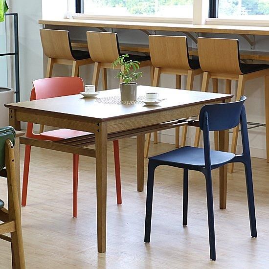 シンプルカフェチェアChair 04/PP | スタイリッシュなデザイン