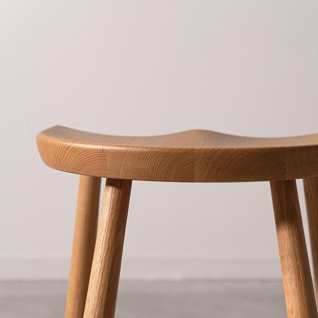 Form ハイスツール ドルティ｜オーク材の天然木×座繰り座面 北欧
