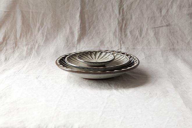 源右衛門窯(丹波焼)鎬 5寸皿 藁白 hyogo craft online store 灰皿 丹波立杭焼