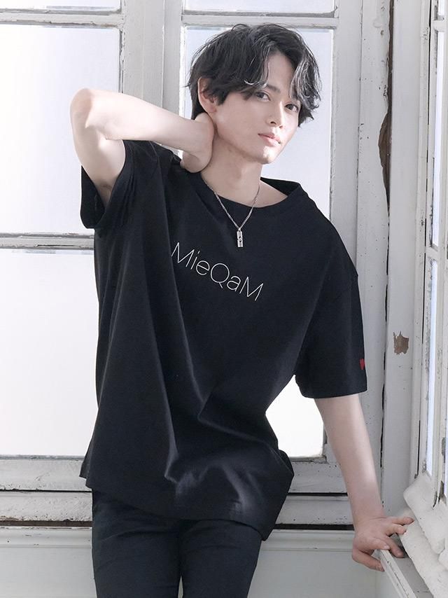 MieQaMロゴTシャツ-ブラック(メンズ｜ユニセックス) - 黒崎みさ