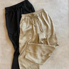 SELECT matte satin baker pants<img class='new_mark_img2' src='https://img.shop-pro.jp/img/new/icons16.gif' style='border:none;display:inline;margin:0px;padding:0px;width:auto;' />