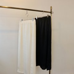 SELECT satin narrow skirt
