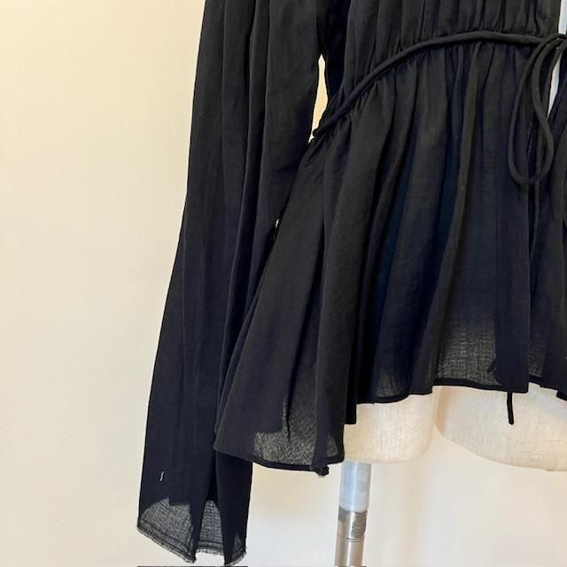 大セールETRE TOKYO★ギャザーボリュームエアリートップス★ブラック新品 ETRE TOKYO ブラウス シャツ ギャザーボリュームエアリー
