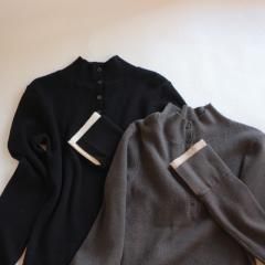 SELECT bicolor henry neck pullover