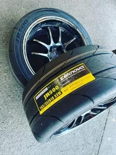 JR500 265/35ZR18 TW240