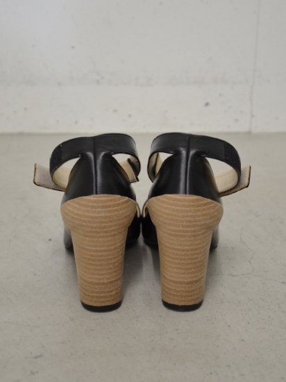 PETROSOLAUM velcro sandal（black）