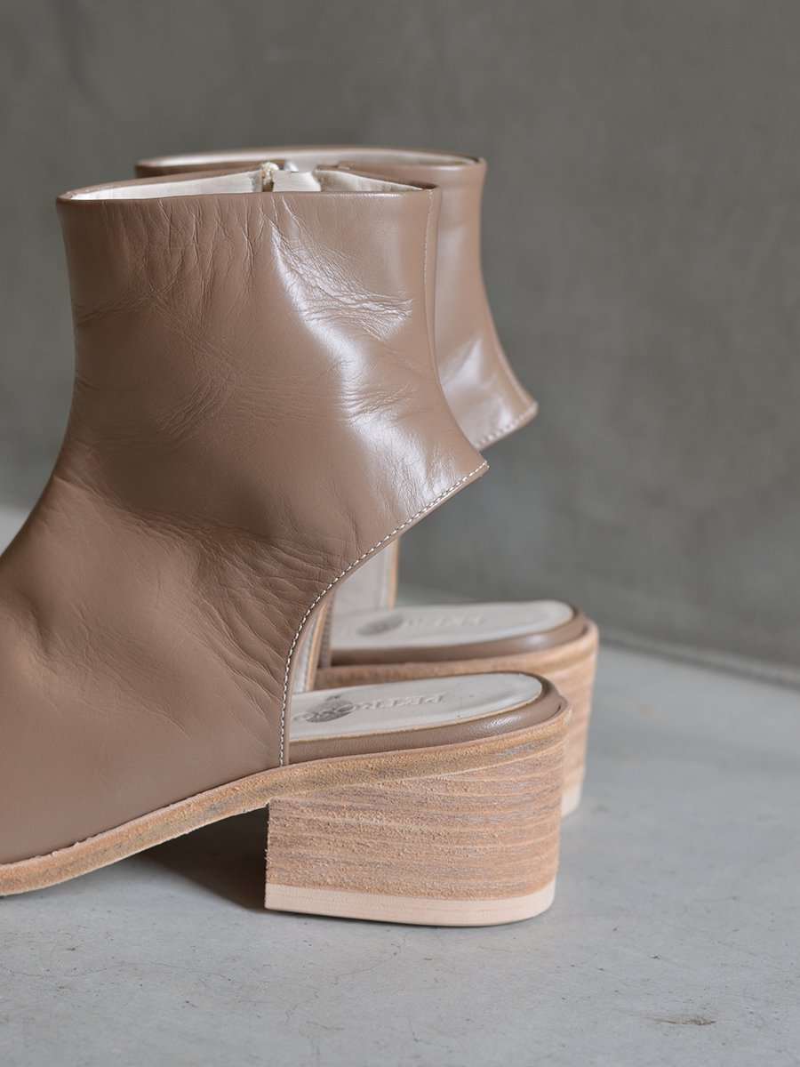 PETROSOLAUM Side Zip Boots Sandal（Beige）