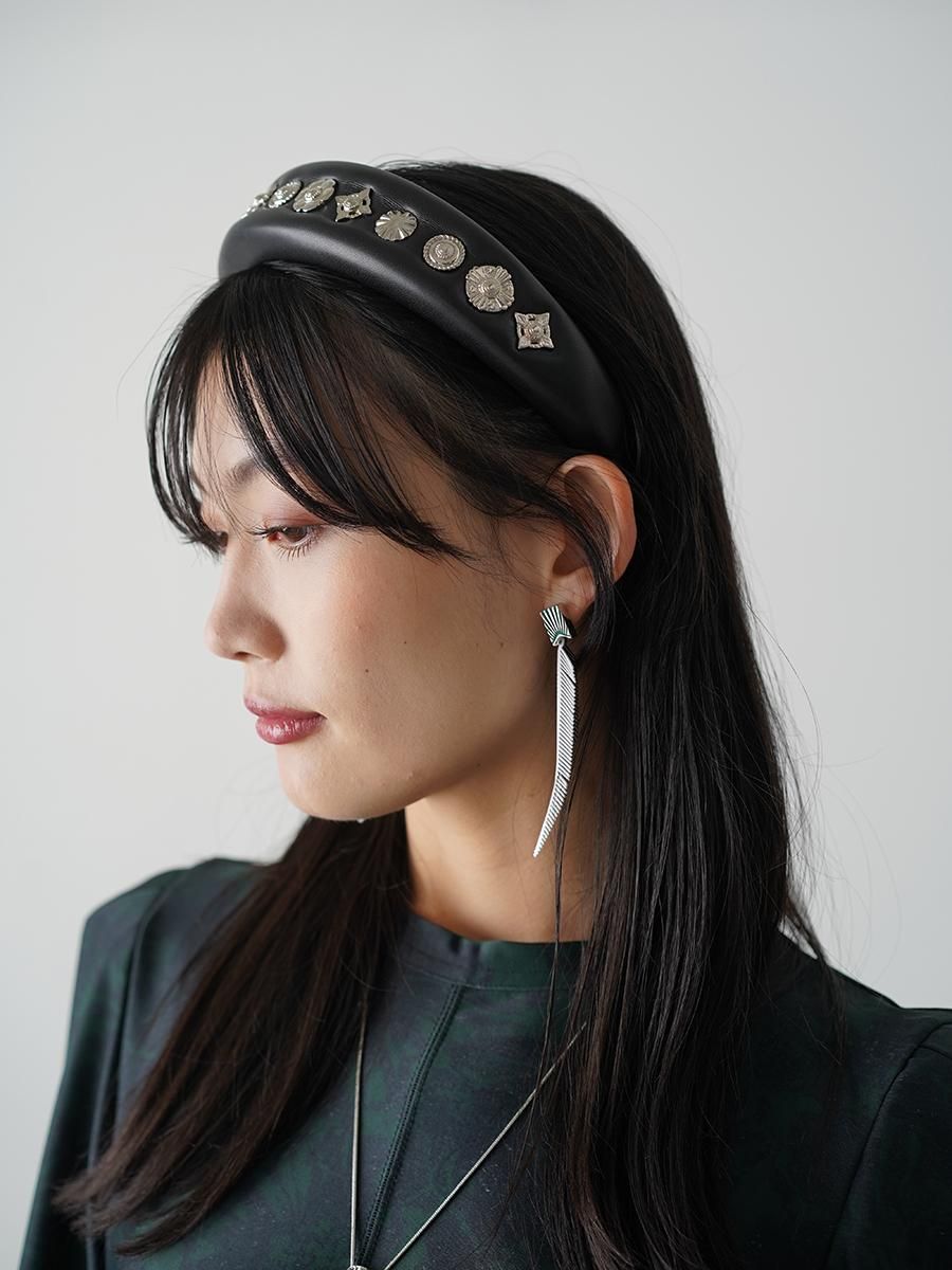TOGA TOO Metal Feather Pierced Earrings - Altamira TOGA TOO Metal Feather Pierced Earrings - Altamira