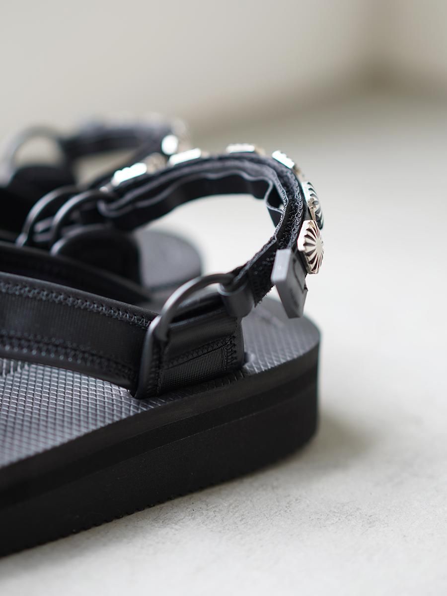 TOGA × SUICOKE TONO - Altamira TOGA × SUICOKE TONO - Altamira