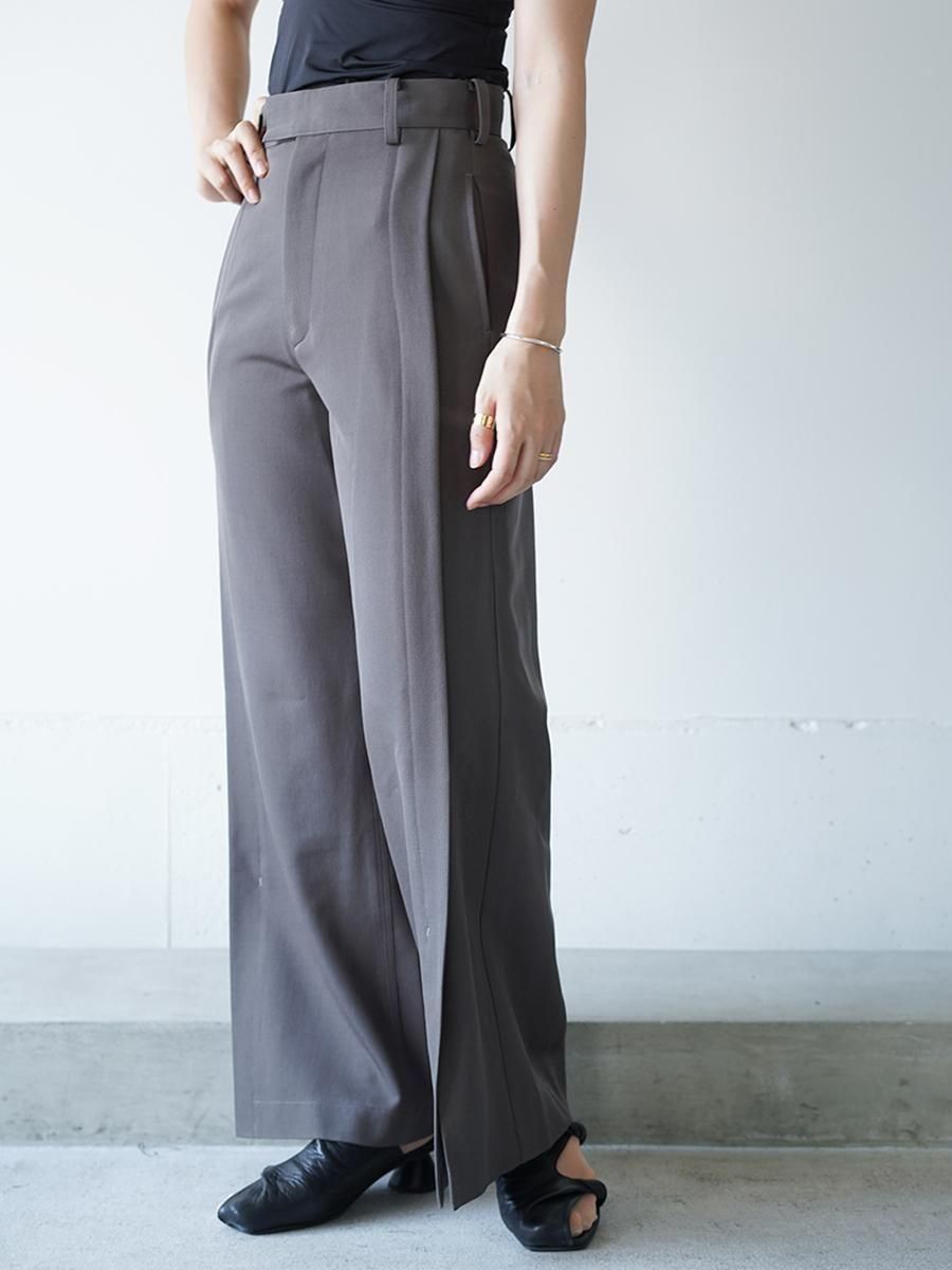 UJOH Smoking Cloth Front Slit Flare Pants