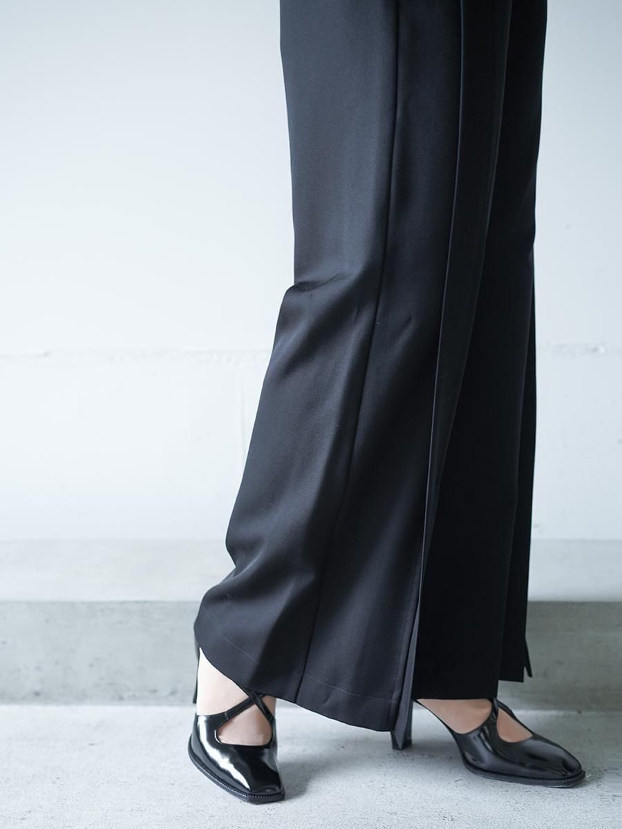 UJOH Smoking Cloth Front Slit Flare Pants