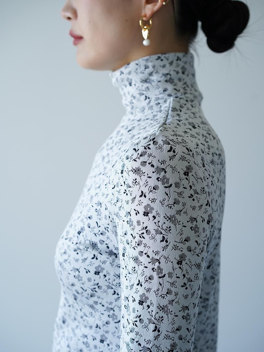 Mame Kurogouchi Floral Jacquard Fraise Stitch High Neck Top